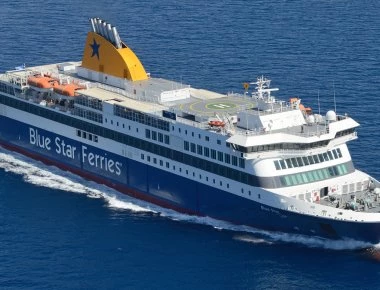 Πλοίο δένει στο λιμάνι της Νάξου... σε 3 λεπτά (βίντεο)